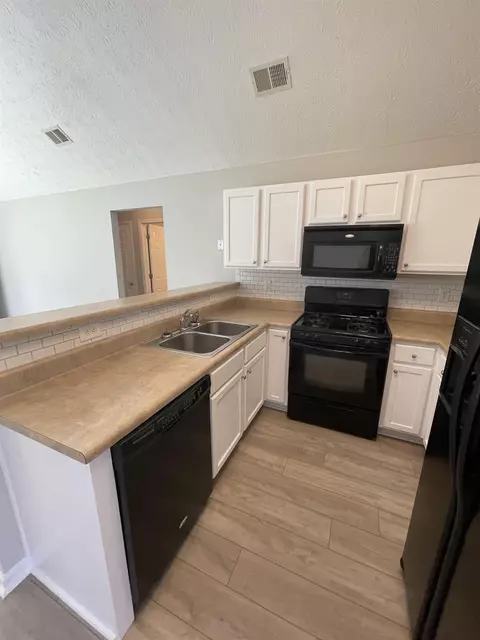 320 Preakness Dr, Lagrange, GA 30241 photo 4