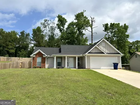 320 Preakness Dr, Lagrange, GA 30241