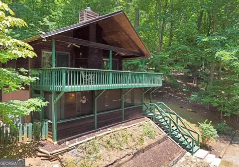 581 Chatuge Ln, Hayesville, NC 28904