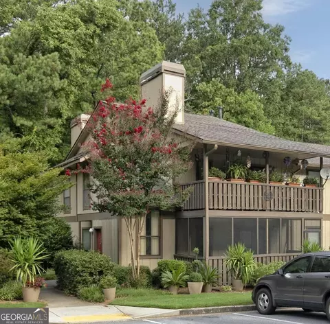 905 Woodcliff Dr, Atlanta, GA 30350