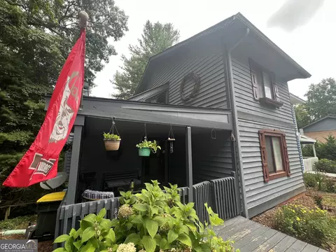 406 Alpenrosen Strasse, Helen, GA 30545