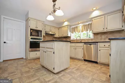 105 Lakeshore Way, Lagrange, GA 30240 photo 11
