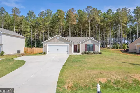 560 Walnut Dr, Hartwell, GA 30643