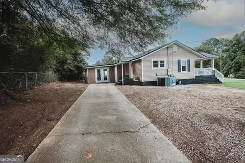 400 Taylor St, Barnesville, GA 30204 photo 6