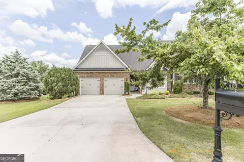 402 Leamington Ln, Macon, GA 31220