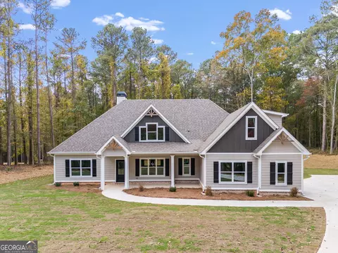 1797 Star Point Rd, Carrollton, GA 30116
