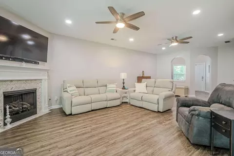 202 Oakleaf Dr, Acworth, GA 30102 photo 11