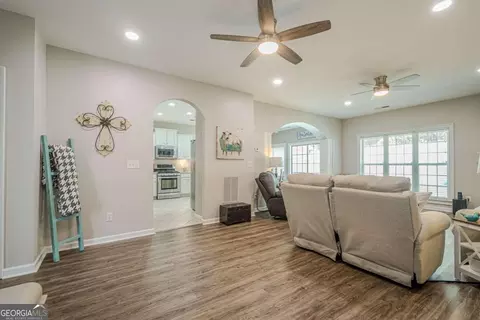 202 Oakleaf Dr, Acworth, GA 30102 photo 8