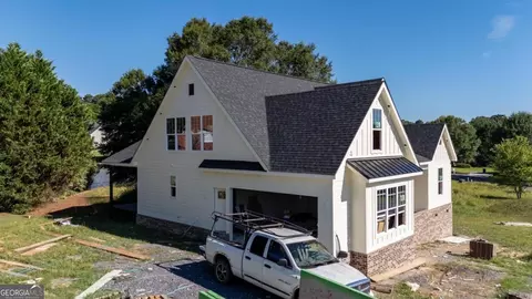 105 Quail Run Dr, Calhoun, GA 30701