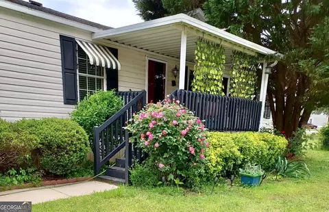 1054 Cambridge Pkwy, Hampton, GA 30228