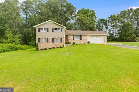 80 Westwood Dr, Carrollton, GA 30117