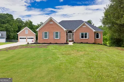 3145 Castlewood Dr, Loganville, GA 30052