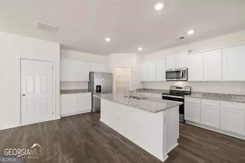 12008 Conrad Cir #92, Hampton, GA 30228 photo 9