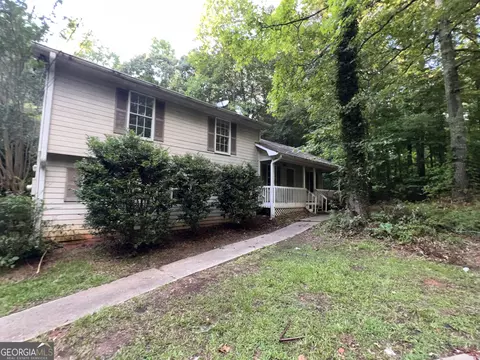 7738 Saint James Ct, Douglasville, GA 30134