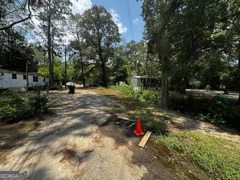 Exterior - 401 S 3rd St, Warner Robins, GA 31088 photo 14 of 24
