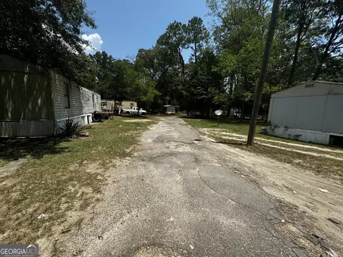 Exterior - 401 S 3rd St, Warner Robins, GA 31088 photo 9 of 24