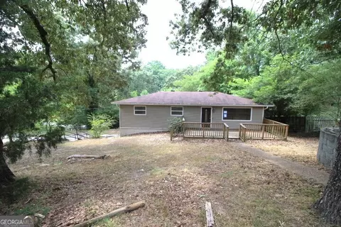 16 Newman Dr, Rossville, GA 30741