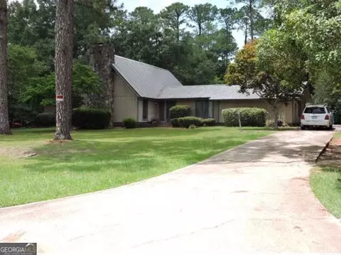 2305 E Alberson Dr, Albany, GA 31721