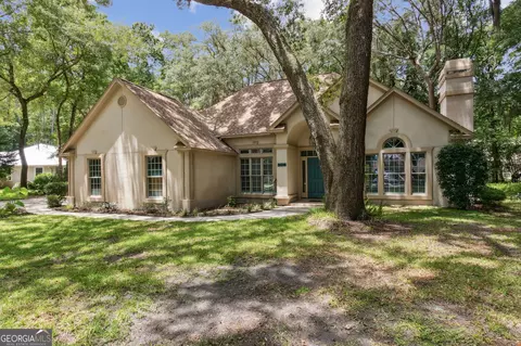 304 Long Point Cir, Saint Marys, GA 31558