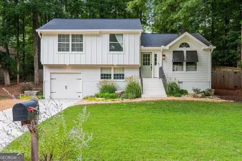 1215 Taylor Oaks Dr, Roswell, GA 30076
