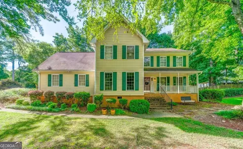 5315 Silver Creek Dr SW, Lilburn, GA 30047