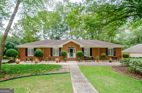 1944 Skyland Glen Dr, Snellville, GA 30078