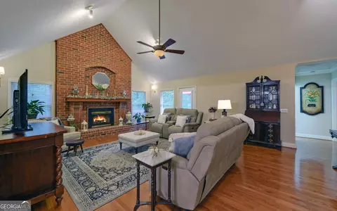 891 N Pond St, Toccoa, GA 30577 photo 7