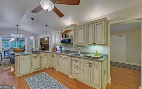 891 N Pond St, Toccoa, GA 30577 photo 15