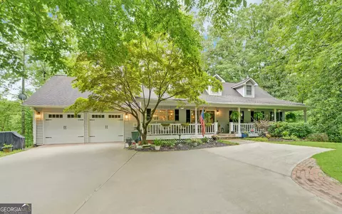 891 N Pond St, Toccoa, GA 30577 photo 2