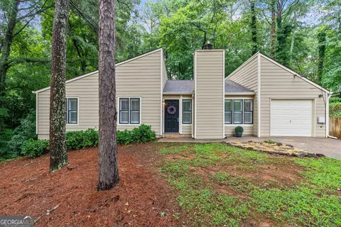 302 Apple Valley Ct, Woodstock, GA 30188