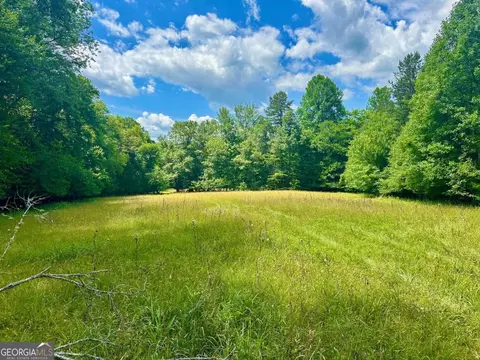 8427 Gumlog Rd, Young Harris, GA 30582