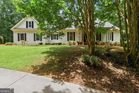 16 Club Dr, Newnan, GA 30263