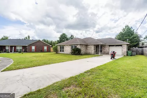 1225 Langston Ln, Hinesville, GA 31313