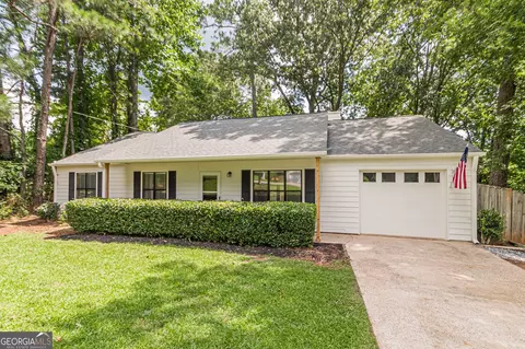 216 Colemans Bluff Dr, Woodstock, GA 30188