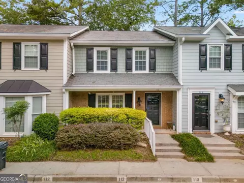 112 Courtyard Ter, Roswell, GA 30075