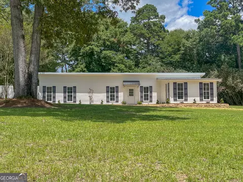 824 Beach Dr, East Dublin, GA 31027