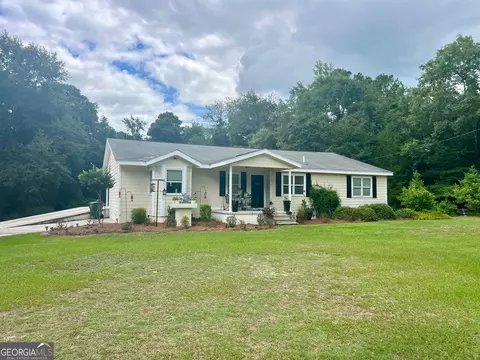 1108 N Lewis St, Metter, GA 30439