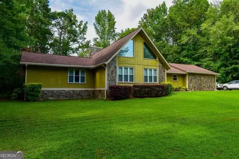215 Mapledale Trl, Sharpsburg, GA 30277