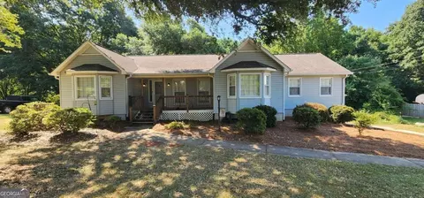 1716 Scholar Dr, Lawrenceville, GA 30044
