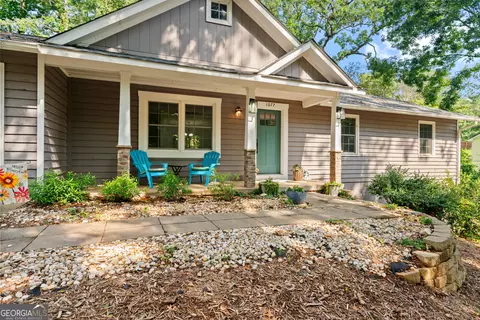 1077 Lakeshore Dr, Gainesville, GA 30501
