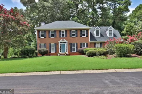 2451 Edge Hill Dr, Snellville, GA 30078