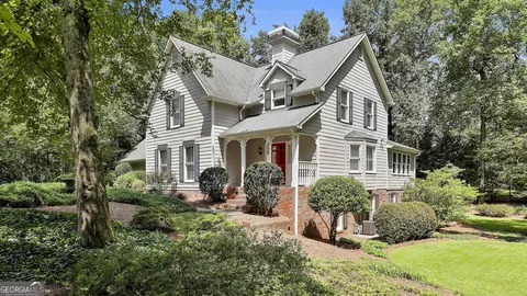 355 Carriage Dr, Fayetteville, GA 30214