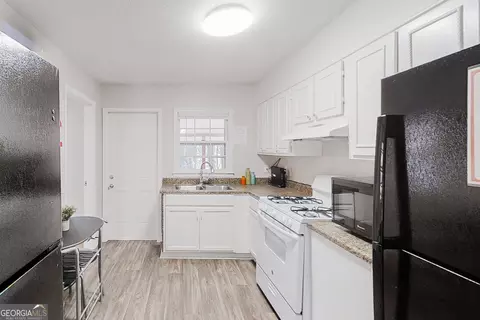 2535 Castile Dr, Morrow, GA 30260 photo 3