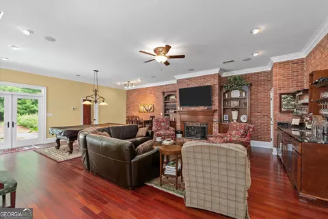 Living - 3144 Creek Side Dr, Thomson, GA 30824 photo 2 of 3