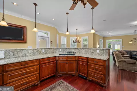 Kitchen - 3144 Creek Side Dr, Thomson, GA 30824 photo 4 of 10