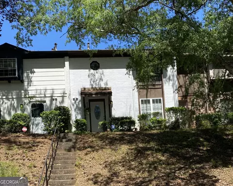 618 Garden Walk Dr, Stone Mountain, GA 30083