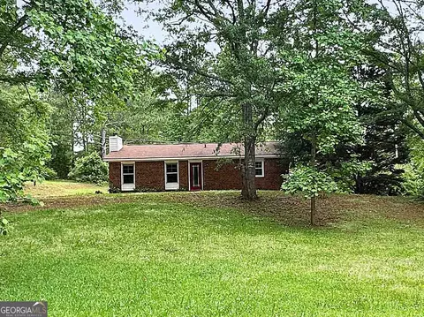 3255 Corinth Dr, Newnan, GA 30263