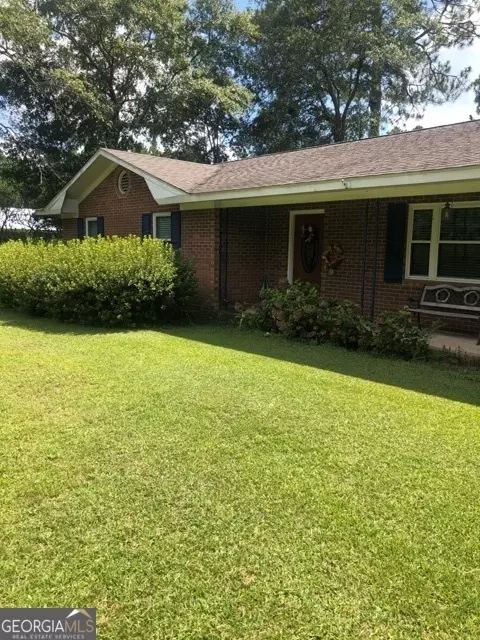923 Loves Chapel Rd, Glennville, GA 30427