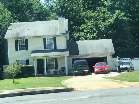 541 Melrose Dr, Forest Park, GA 30297