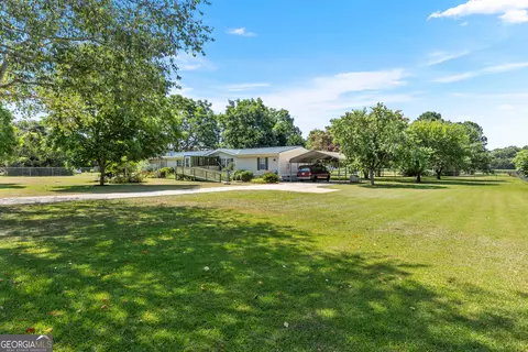 402 Fieldcrest Dr, Byron, GA 31008